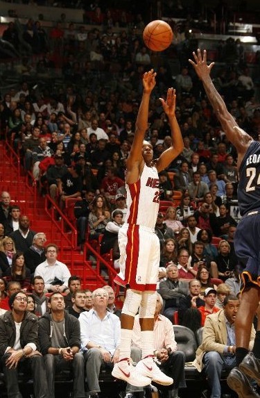 受到外界質 受到外界質