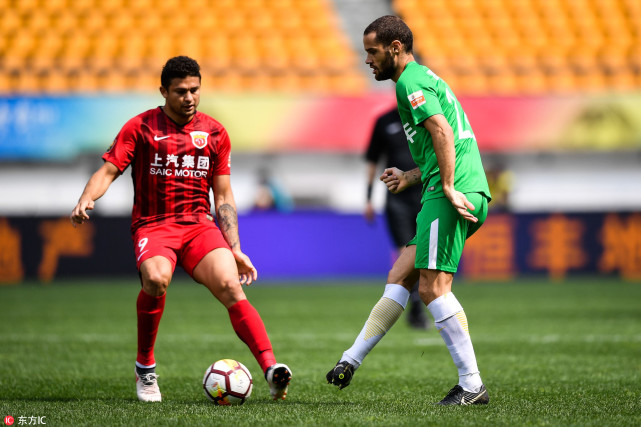 他们以紧逼 他们以紧逼